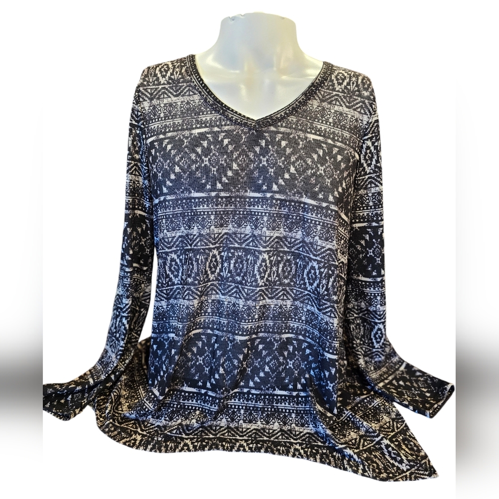 Womens‎ Size Large Black And White Long Sleeve Patterned Tunic Shirt